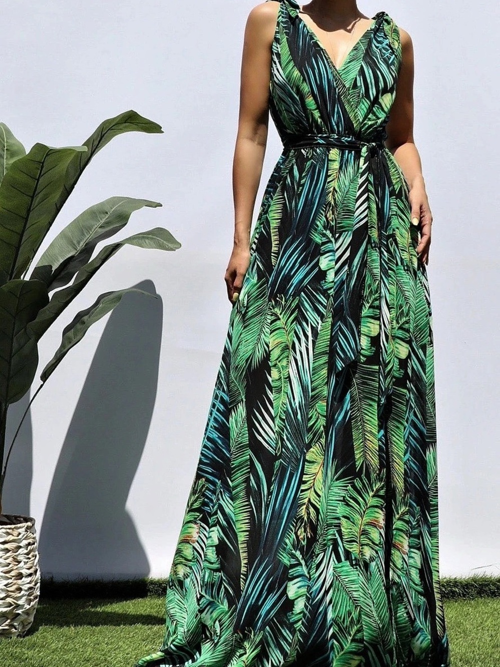 KAYL the LABEL Tropical Print Maxi Dress Size Medium